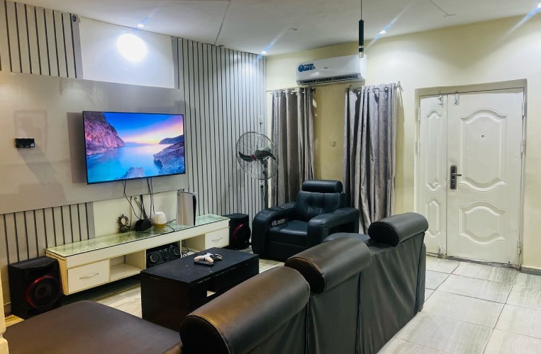 Apt-2-Cropped (6)