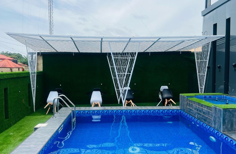 pool cropped (3)