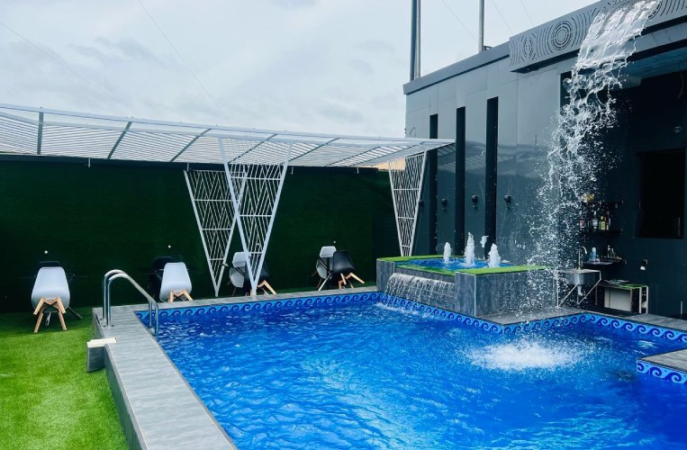 pool cropped (8)