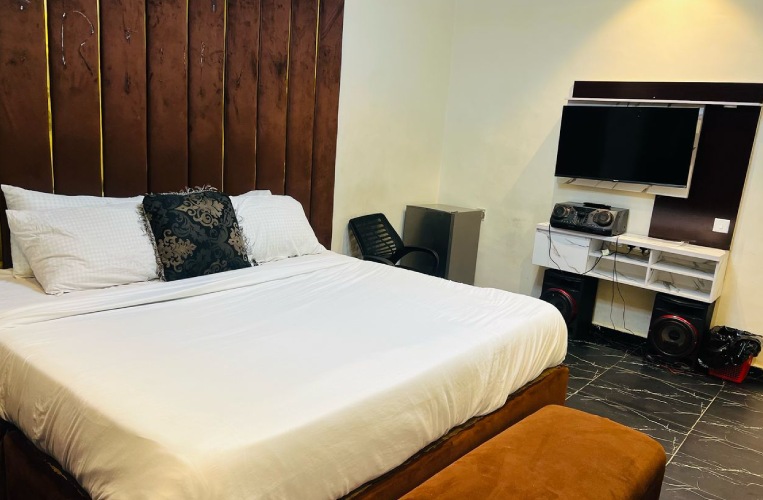 single-room-big-cropped (1)