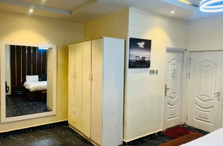 single-room-big-cropped (2)